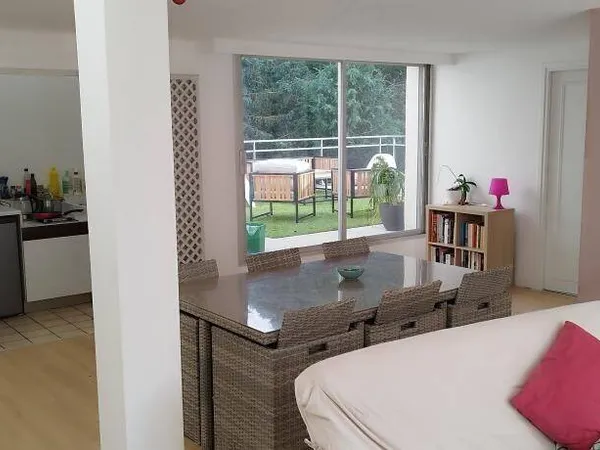 Studio 1 pièce 25 m² 