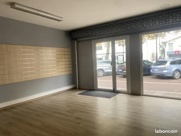 Commerce 36 m² 