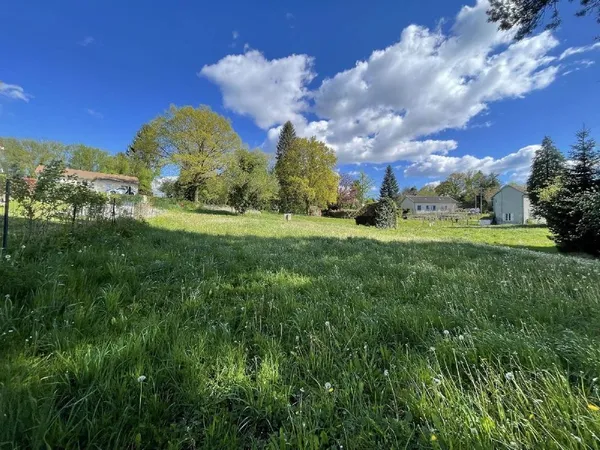 Terrain Vente Châteauneuf-la-Forêt  1559m² 16500€