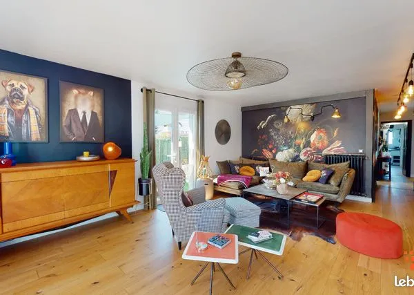 Maison 7 pièces 210 m² 