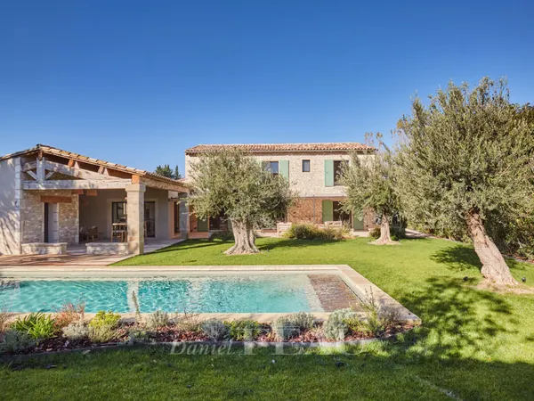 Saint-Rémy-de-Provence - Maison contemporaine en pierre 