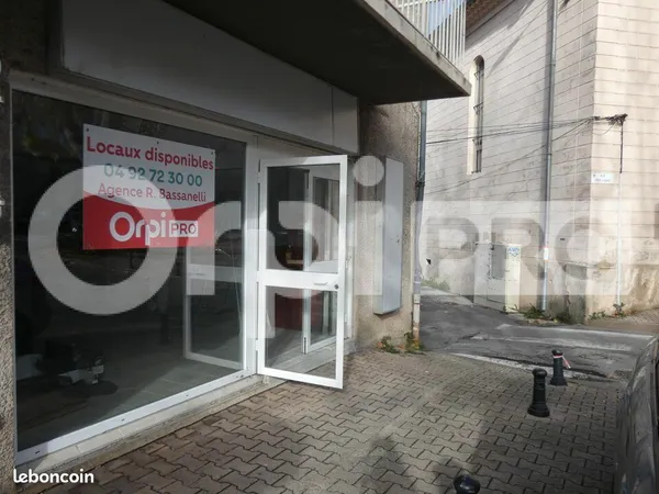 Local commercial 219 m² 