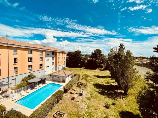Appartement en résidence de tourisme 11 pièces 20 m² 