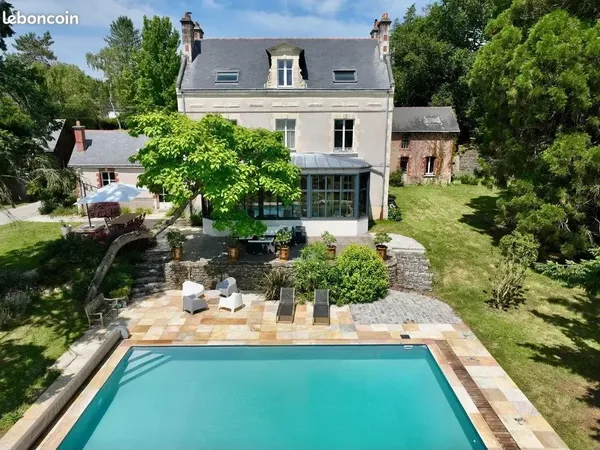 Propriété 10 pièces 269 m² 