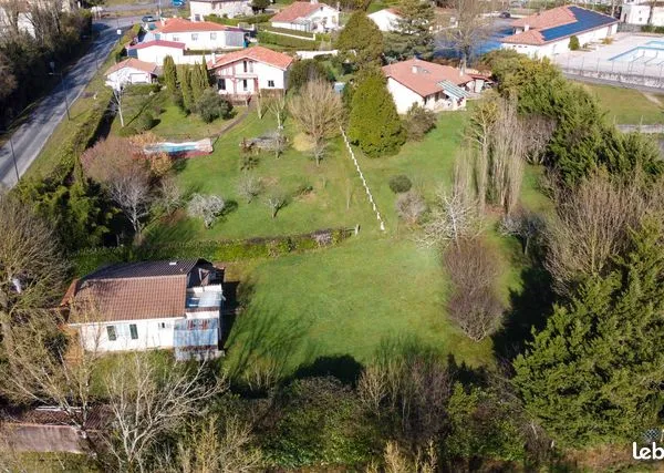 Maison 7 pièces 218 m² 