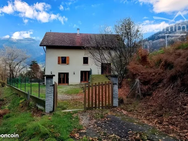 Propriété 6 pièces 136 m² 