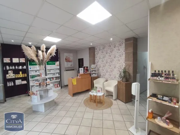 Bien immobilier de rendement Vente Bourganeuf  305m² 143000€