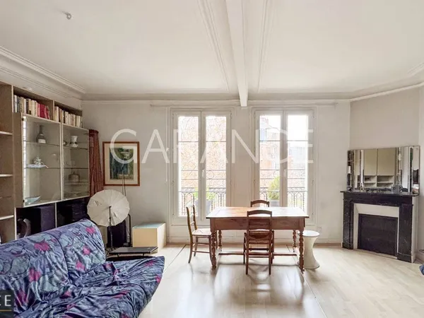 Studio 1 pièce 40 m² 
