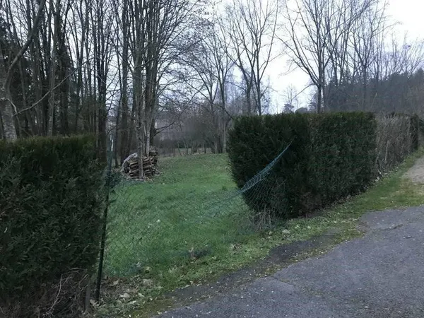 Terrain constructible 1077 m²