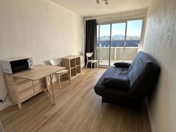 Studio 1 pièce 18 m² 