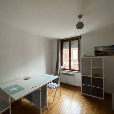 Studio 1 pièce 23 m² 