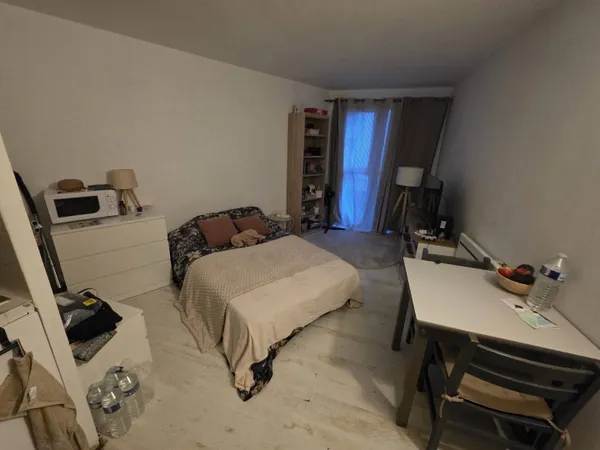 Studio 1 pièce 21 m² 