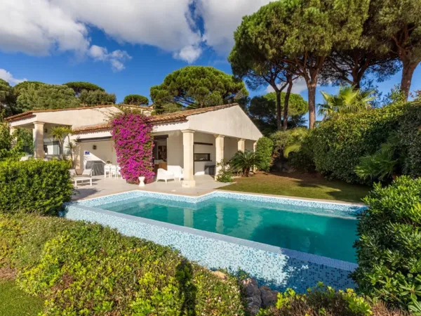 Gigaro - Luxueuse villa contemporaine avec vue panoramique sur l 