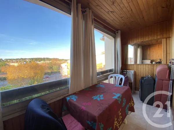 Studio 1 pièce 20 m² 