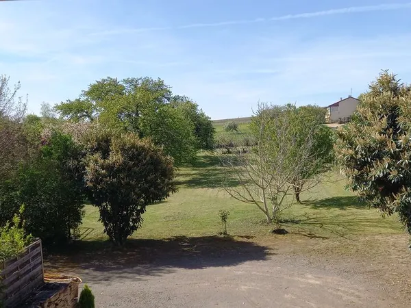 Maison de village 80 m² avec 780m² de terrain + terrain à bâtir 1172m² 