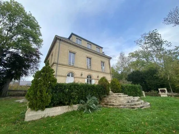 Maison 12 pièces 290 m² 