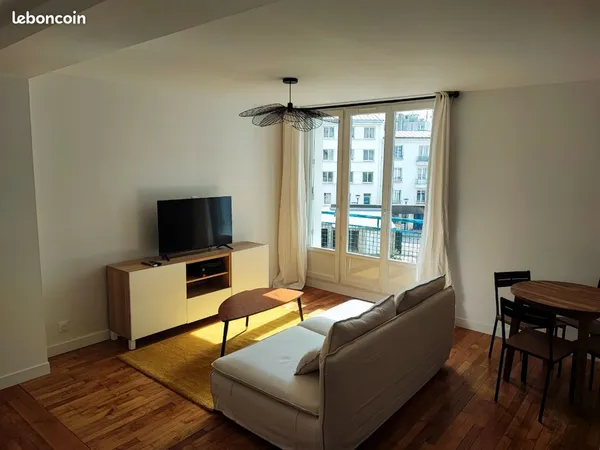 Appartement entièrement rénové centre ville 