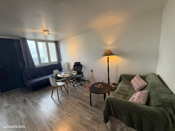 Studio 1 pièce 33 m² 