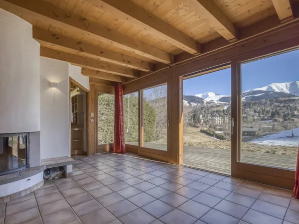 MEGEVE - CHALET 5 CHAMBRES VUE MONT BLANC ET TERRAIN CONSTRUCTIB 