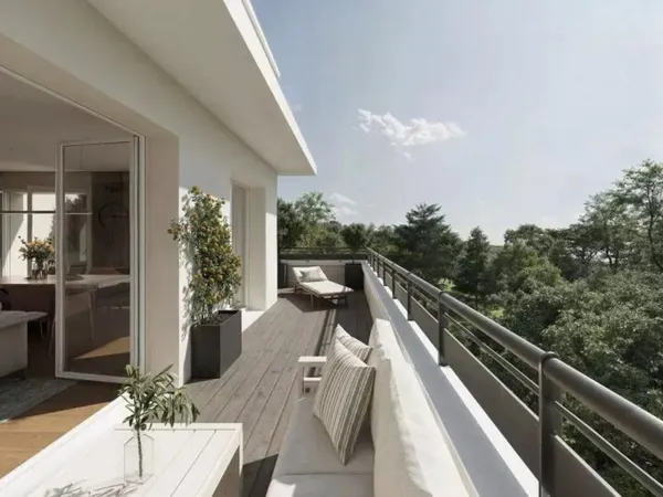 5 PIECES LUMINEUX EN ETAGE AVEC SPACIEUX BALCON 