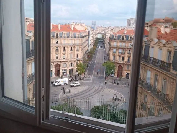 Beau T1 Vieux port, belle vue, prêt a vivre 