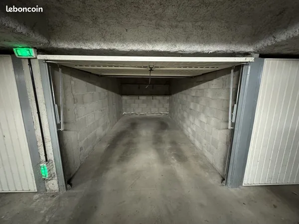 Parking/box 14 m² La Verpillière 