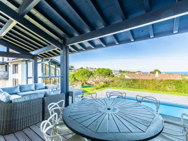 Maison 12 pièces 425 m² 