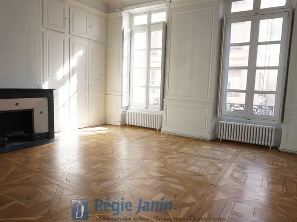 Appartement 4 pièces 123 m² 