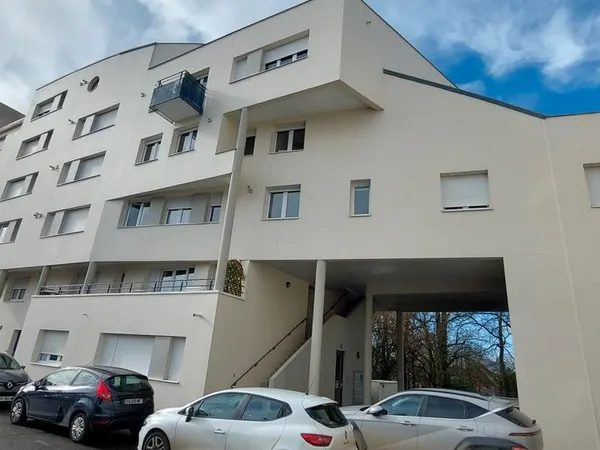 GRAND STUDIO 32m² avec parking 