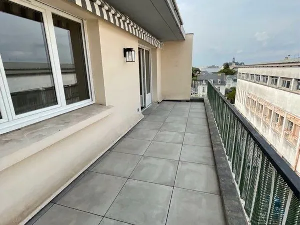 Appartement T3 rénové avec terrasse et garage - Tarbes (Rue Voltaire) 