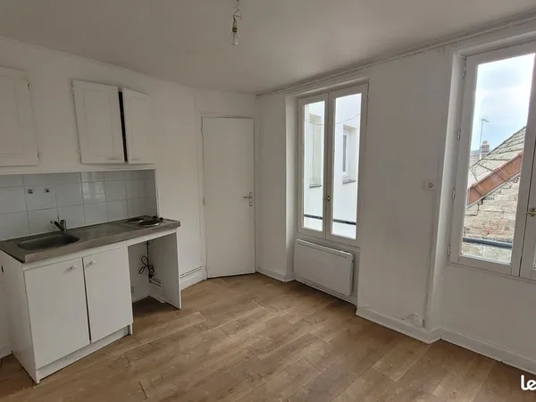 Studio 1 pièce 14 m² 
