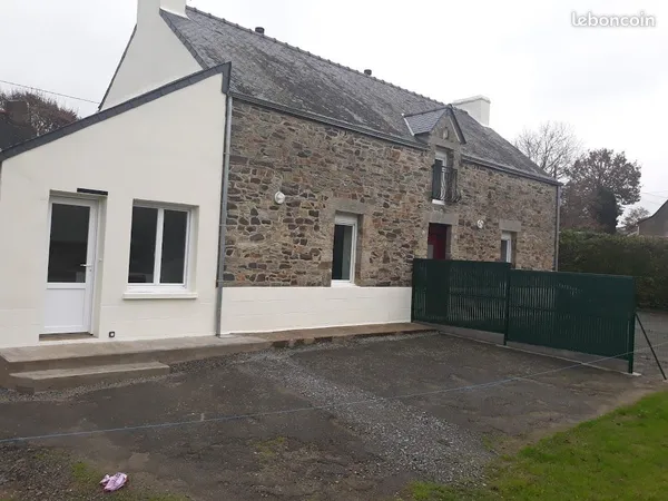 Maison en pierre rénovée - 62 m² - Peillac 