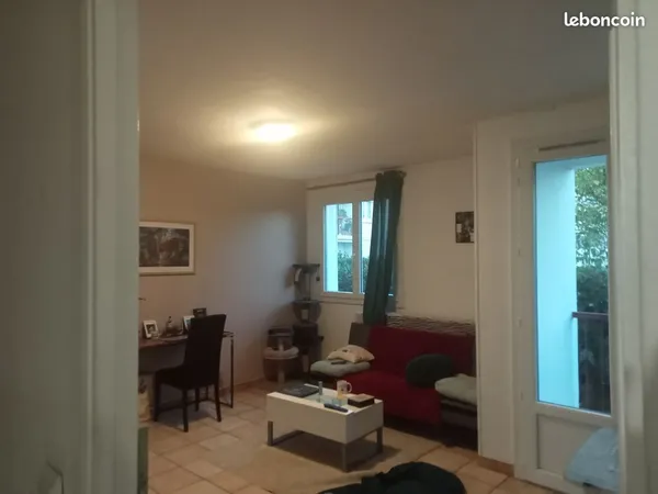 3 pièces de 75m2 balcon parking 
