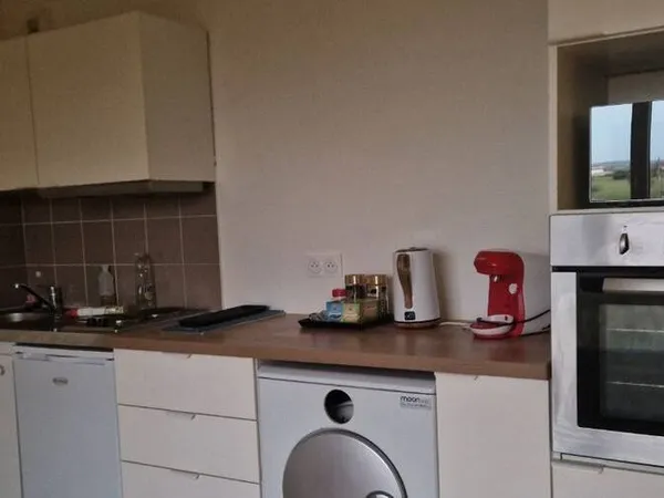 Studio 1 pièce 27 m² 