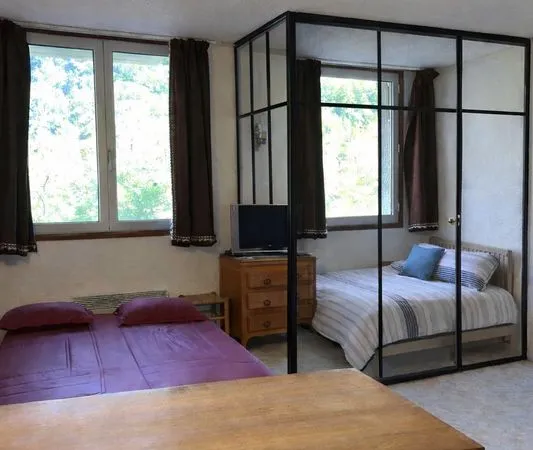 Studio 1 pièce 30 m² 