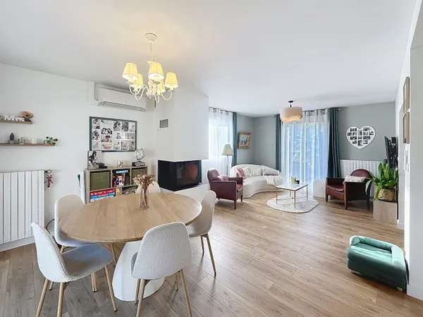 Maison à vendre à Angers - 6 pièces, 4 chambres, très bon état 