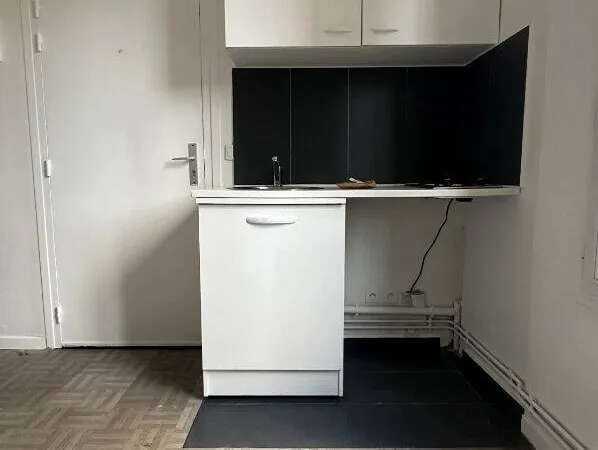 Studio 1 pièce 11 m² 