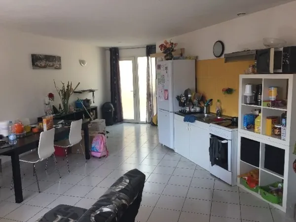 LAGARDELLE SUR LEZE / APPARTEMENT T3 AVEC BALCONS ET PARKING 