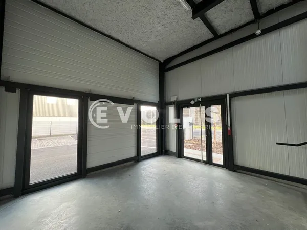 Locaux d'activité - A LOUER - 600 m² non divisibles 