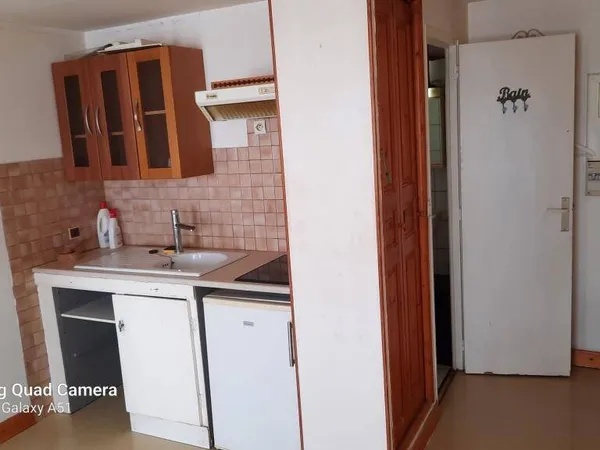 Studio 1 pièce 18 m² 