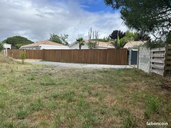 Terrain 450 m² 