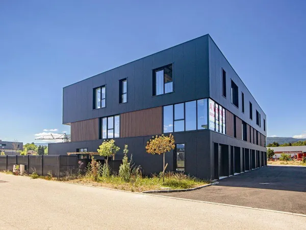 Local commercial 158 m² 