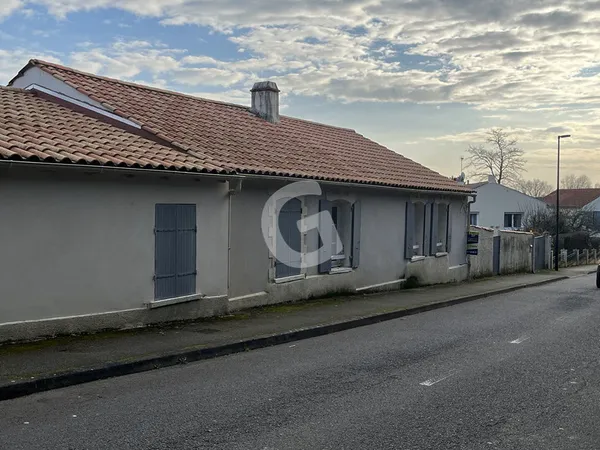 MAISON - 4 PIECES - 100M² - A VENDRE - MOUTIERS LES MAUXFAITS 