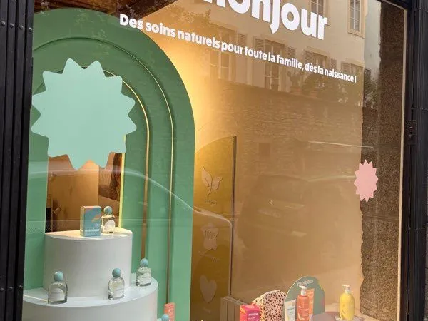 À LOUER - Local avec vitrine au coeur du 2e arrondissement de Lyon 