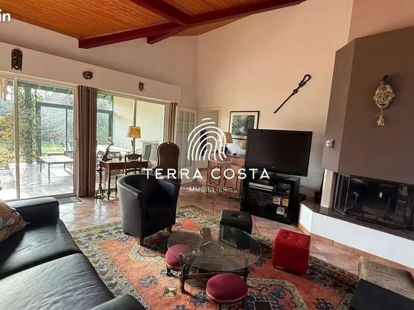 Villa 5 pièces 165 m² 