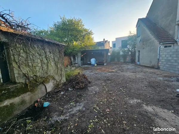Terrain 217 m² LA VARENNE SAINT HILAIRE 