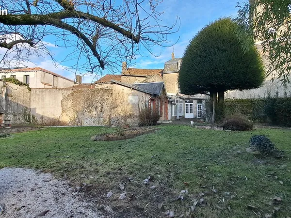 Maison 10 pièces 239 m² 