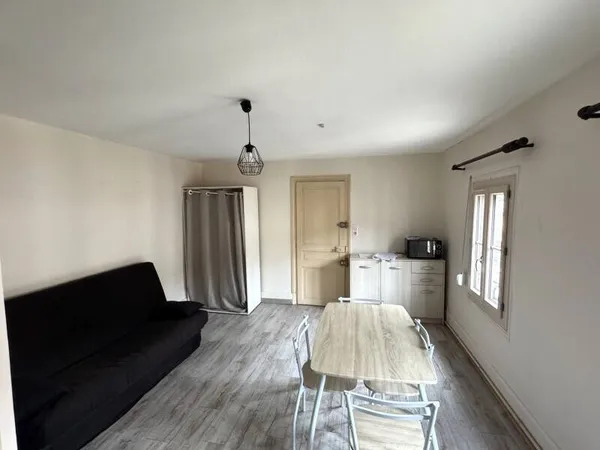 Studio 1 pièce 20 m² 