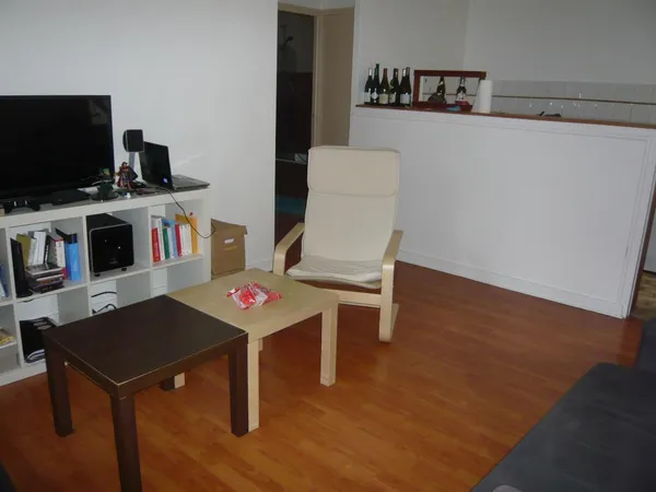 Appartement * 2 Pièces * 35 M² * 44000 Nantes * 560 * 30 * 590 