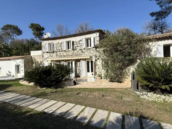 Villa f6 240 M2 Terrain 2939 M2 Piscine ,Roquefort les pins,06330 Alpes Maritimes, Viager occupé Dam